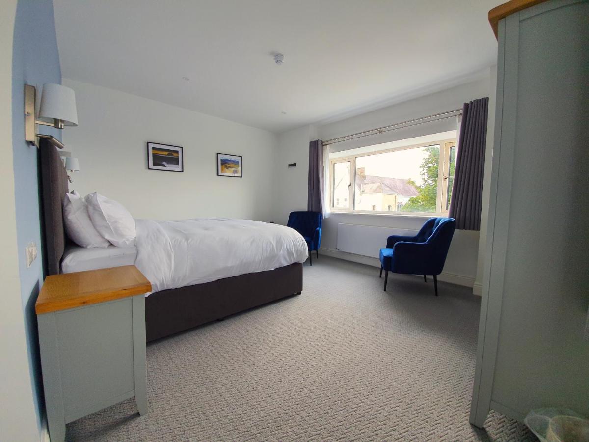 Dingle Garden Townhouse Bed & Breakfast エクステリア 写真 A bedroom at the hotel