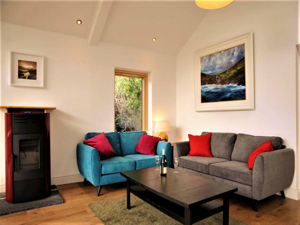 Dingle Garden Townhouse Bed & Breakfast エクステリア 写真 The interior of the cottage